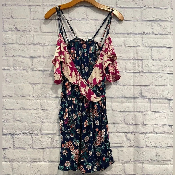 Xhilaration off the‎ shoulders short romper - Picture 1 of 7